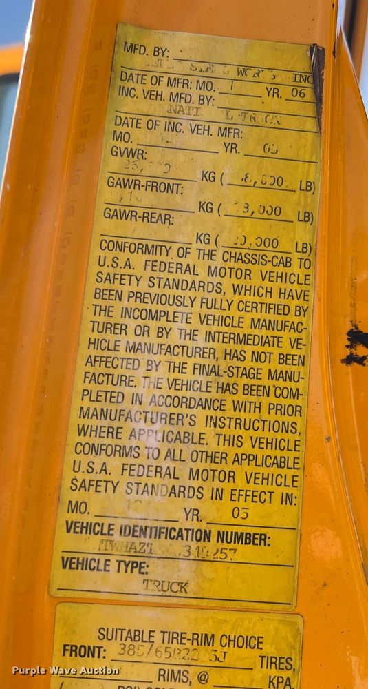 image for item LI9565 2006 International 7400 dump truck