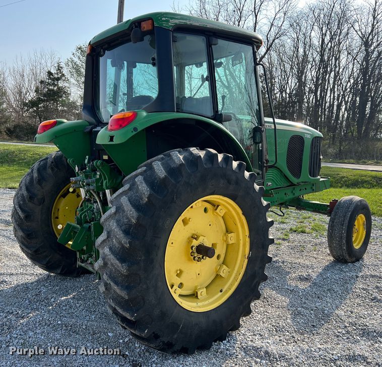 image for item LI9566 John Deere 7130  tractor