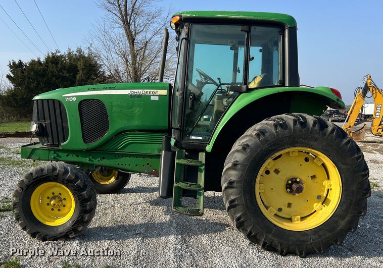 image for item LI9566 John Deere 7130  tractor
