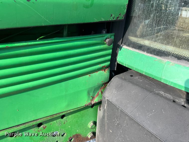 image for item LI9566 John Deere 7130  tractor