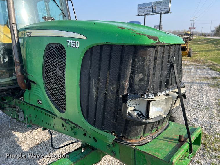 image for item LI9566 John Deere 7130  tractor
