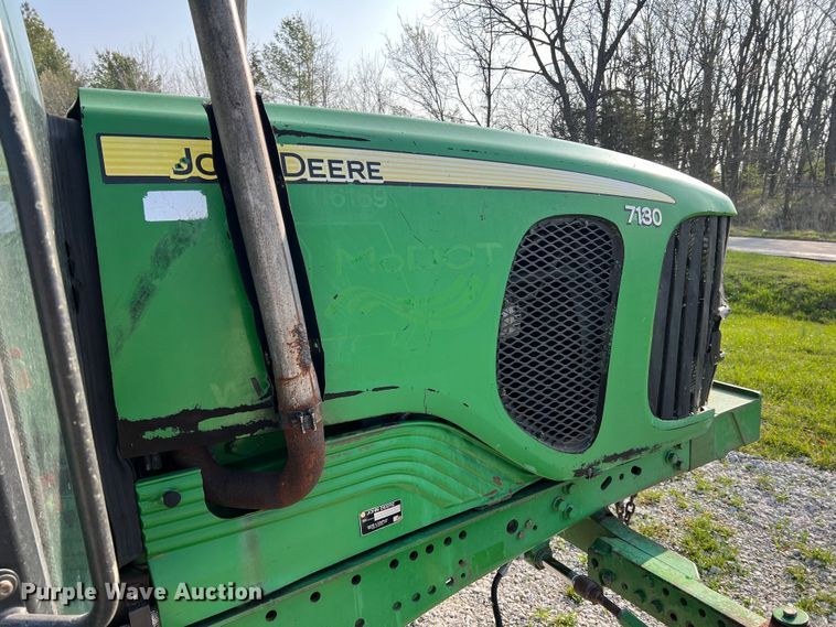 image for item LI9566 John Deere 7130  tractor