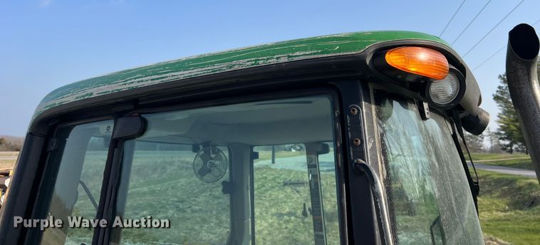 image for item LI9566 John Deere 7130  tractor