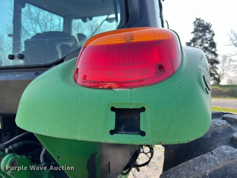 image for item LI9566 John Deere 7130  tractor