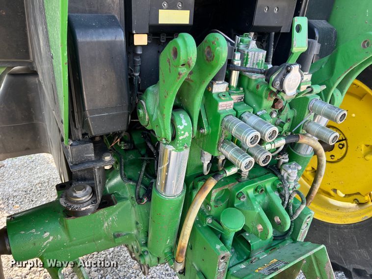 image for item LI9566 John Deere 7130  tractor