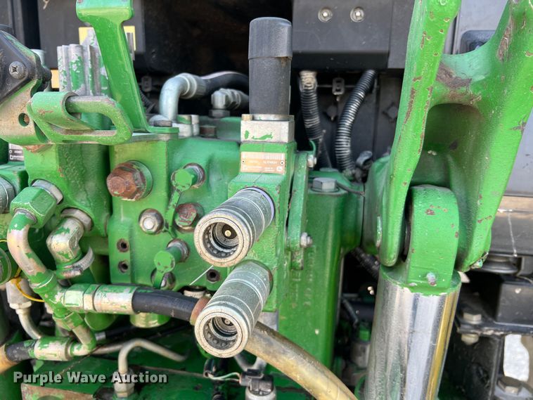 image for item LI9566 John Deere 7130  tractor