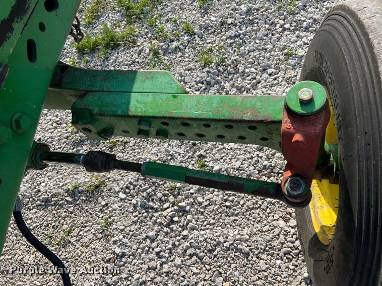 image for item LI9566 John Deere 7130  tractor