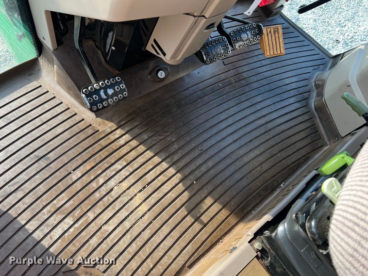 image for item LI9566 John Deere 7130  tractor