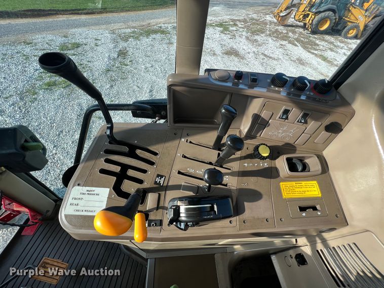 image for item LI9566 John Deere 7130  tractor