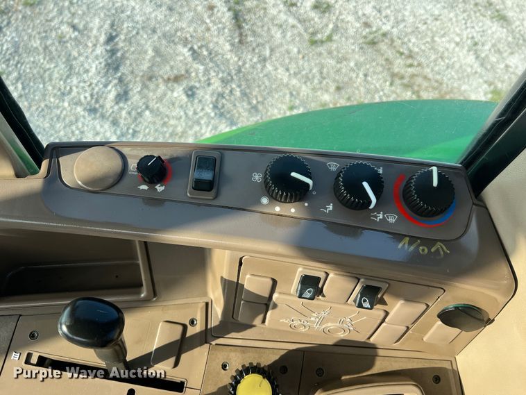 image for item LI9566 John Deere 7130  tractor