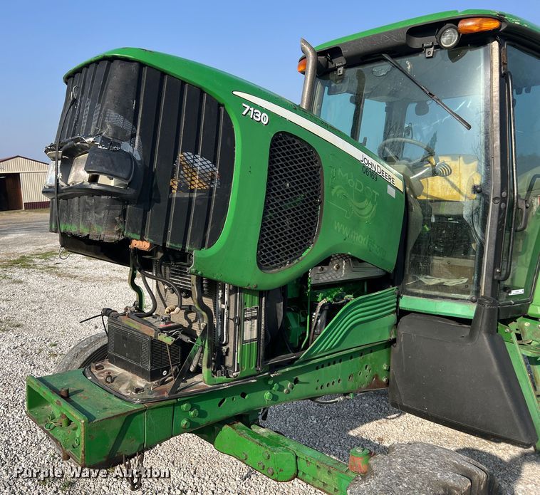 image for item LI9566 John Deere 7130  tractor