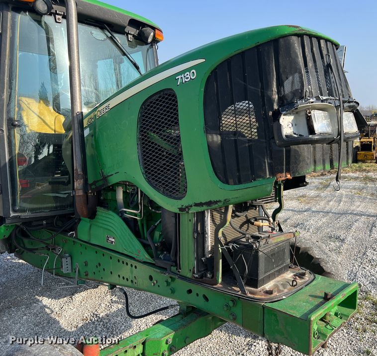 image for item LI9566 John Deere 7130  tractor