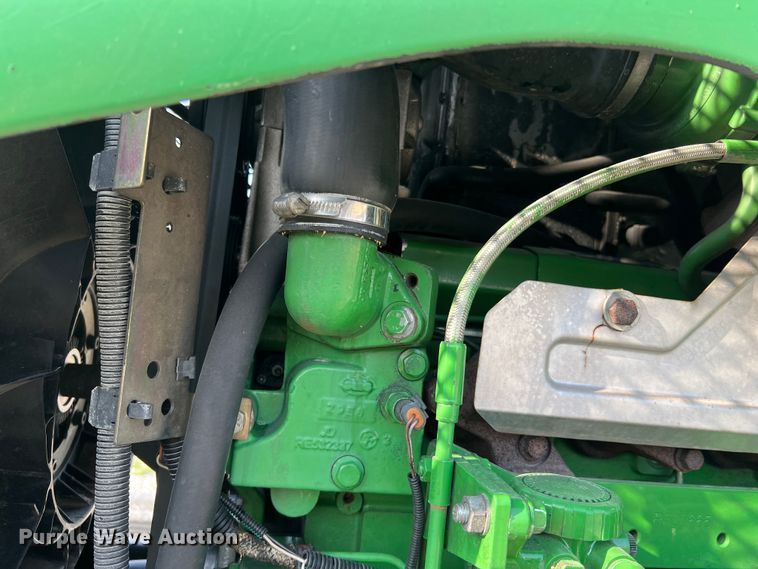 image for item LI9566 John Deere 7130  tractor