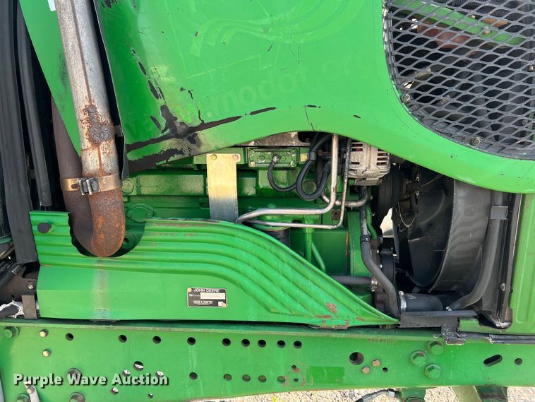 image for item LI9566 John Deere 7130  tractor