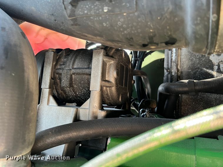 image for item LI9566 John Deere 7130  tractor