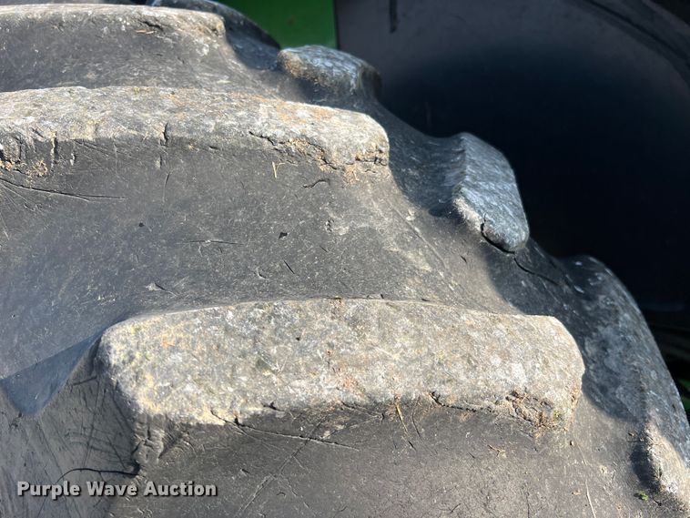 image for item LI9566 John Deere 7130  tractor