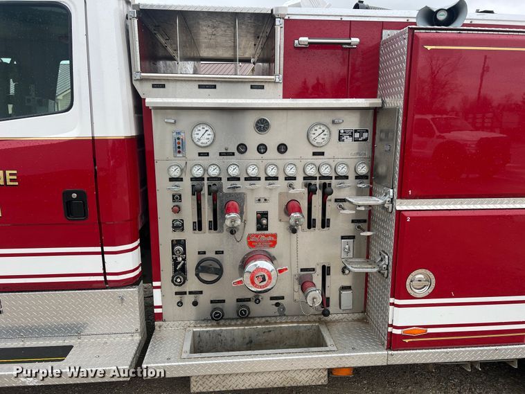 image for item LI9571 1995 Freightliner FL70  pumper fire truck