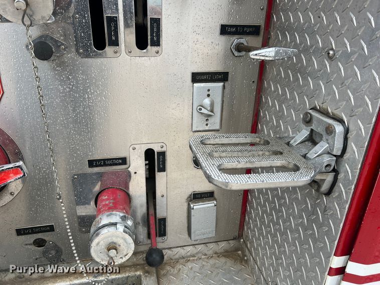 image for item LI9571 1995 Freightliner FL70  pumper fire truck