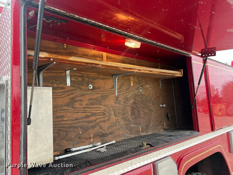 image for item LI9571 1995 Freightliner FL70  pumper fire truck