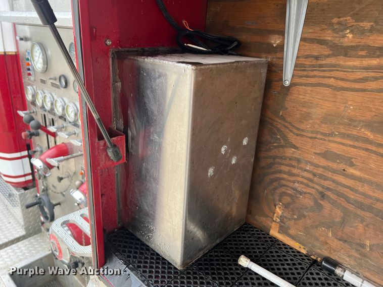 image for item LI9571 1995 Freightliner FL70  pumper fire truck