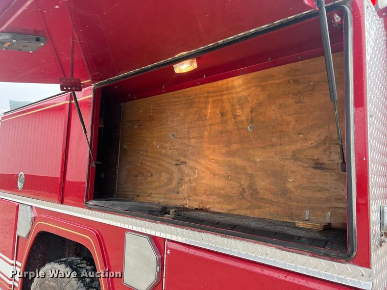 image for item LI9571 1995 Freightliner FL70  pumper fire truck