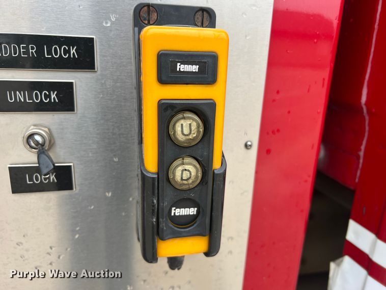 image for item LI9571 1995 Freightliner FL70  pumper fire truck