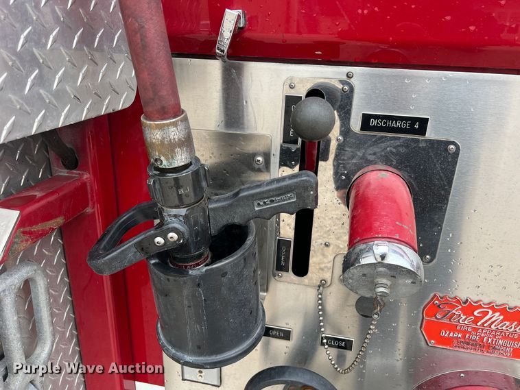 image for item LI9571 1995 Freightliner FL70  pumper fire truck