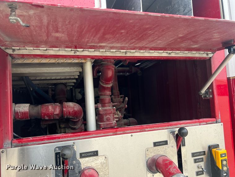 image for item LI9571 1995 Freightliner FL70  pumper fire truck