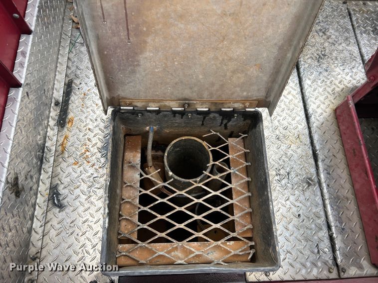 image for item LI9571 1995 Freightliner FL70  pumper fire truck