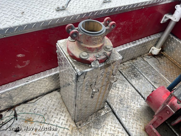 image for item LI9571 1995 Freightliner FL70  pumper fire truck