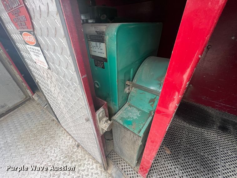 image for item LI9571 1995 Freightliner FL70  pumper fire truck