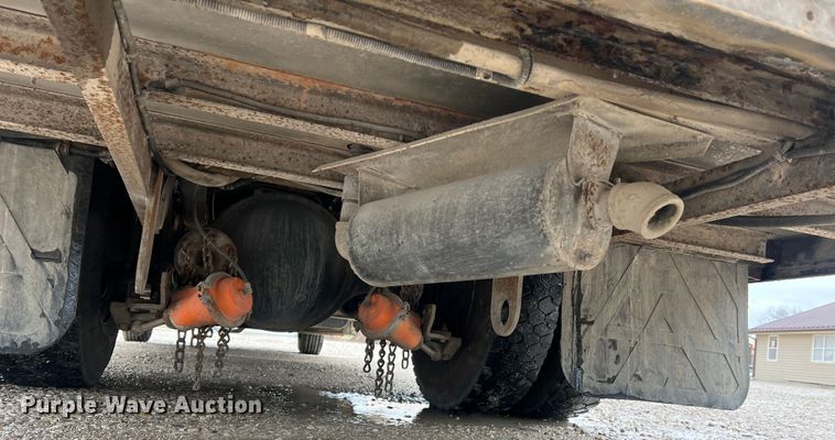 image for item LI9571 1995 Freightliner FL70  pumper fire truck