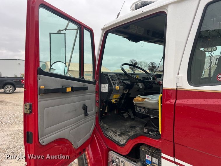 image for item LI9571 1995 Freightliner FL70  pumper fire truck