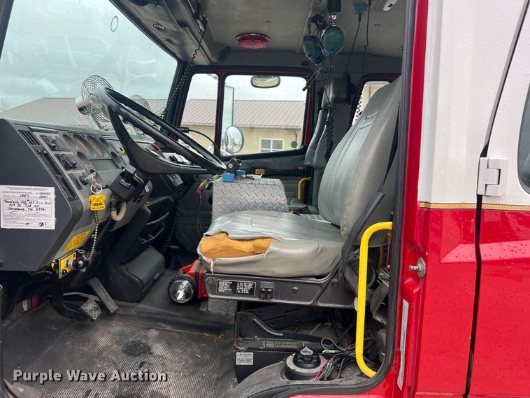 image for item LI9571 1995 Freightliner FL70  pumper fire truck