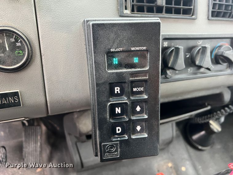 image for item LI9571 1995 Freightliner FL70  pumper fire truck