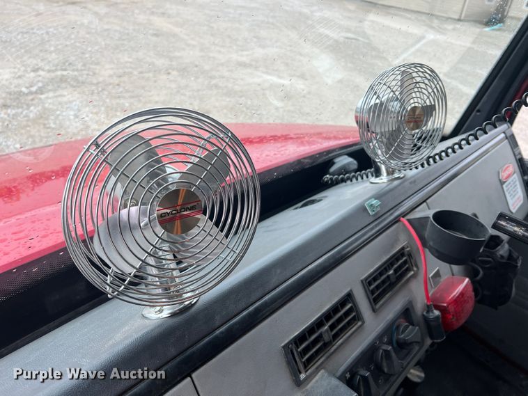 image for item LI9571 1995 Freightliner FL70  pumper fire truck