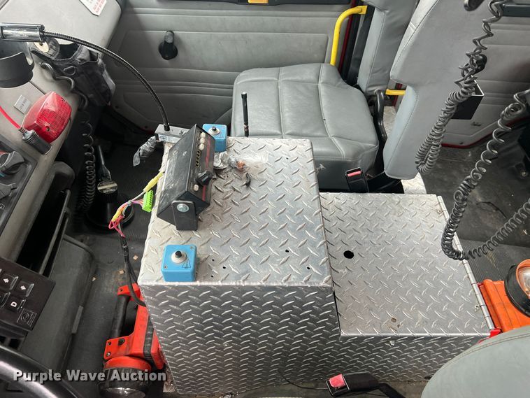 image for item LI9571 1995 Freightliner FL70  pumper fire truck