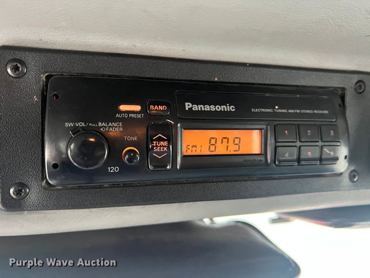 image for item LI9571 1995 Freightliner FL70  pumper fire truck