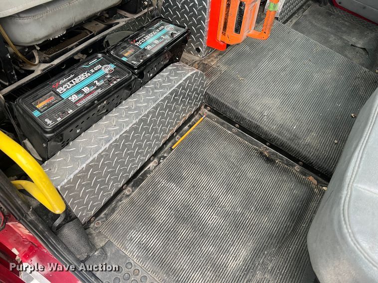 image for item LI9571 1995 Freightliner FL70  pumper fire truck