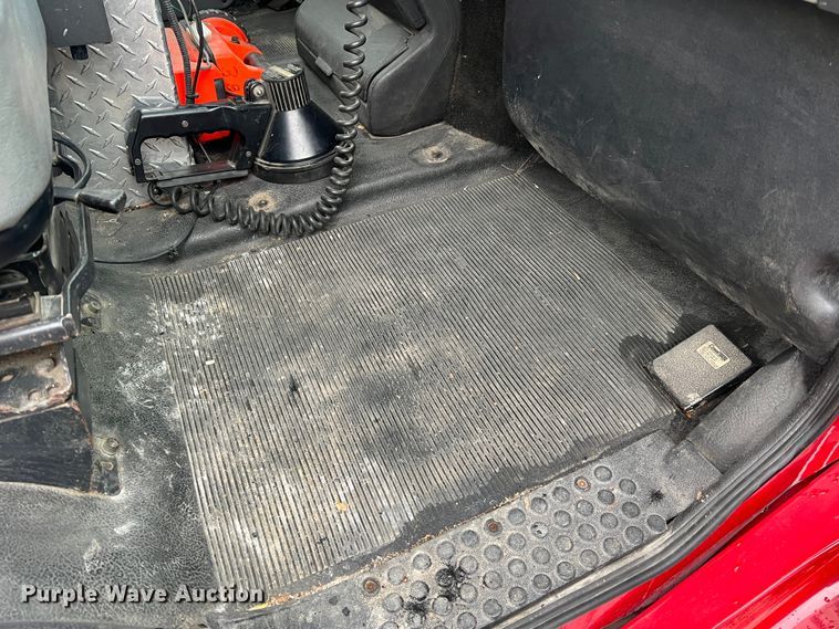 image for item LI9571 1995 Freightliner FL70  pumper fire truck