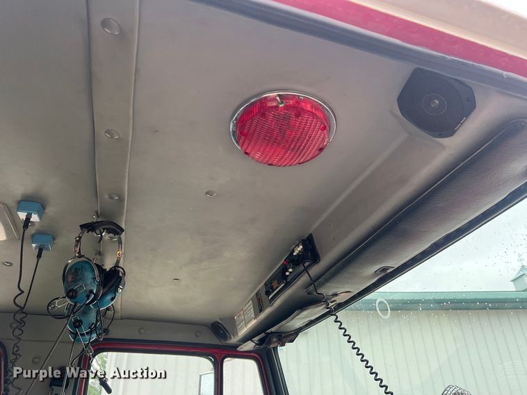 image for item LI9571 1995 Freightliner FL70  pumper fire truck