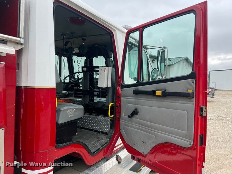 image for item LI9571 1995 Freightliner FL70  pumper fire truck