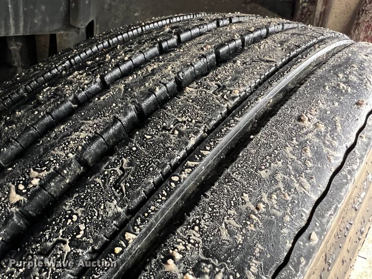 image for item LI9571 1995 Freightliner FL70  pumper fire truck