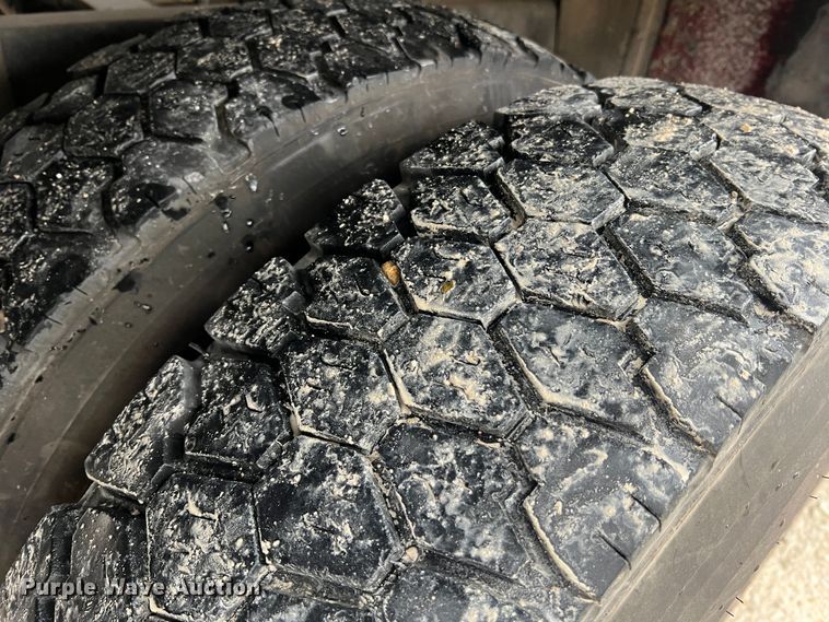 image for item LI9571 1995 Freightliner FL70  pumper fire truck