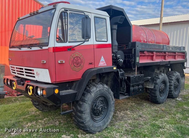 image for item LI9583 1999 Stewart & Stevenson MTV M-1090  dump truck