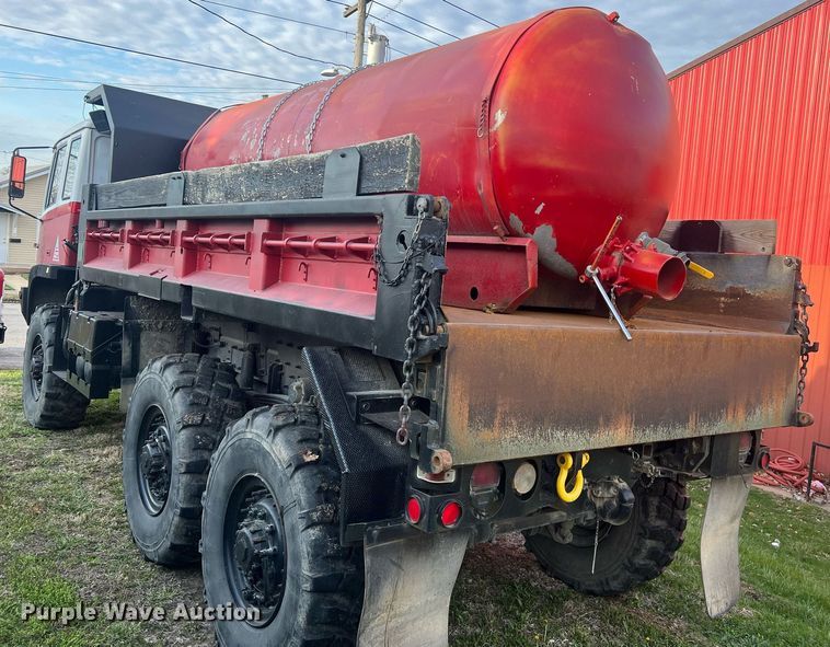 image for item LI9583 1999 Stewart & Stevenson MTV M-1090  dump truck