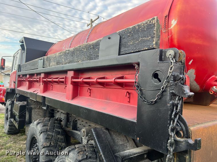 image for item LI9583 1999 Stewart & Stevenson MTV M-1090  dump truck