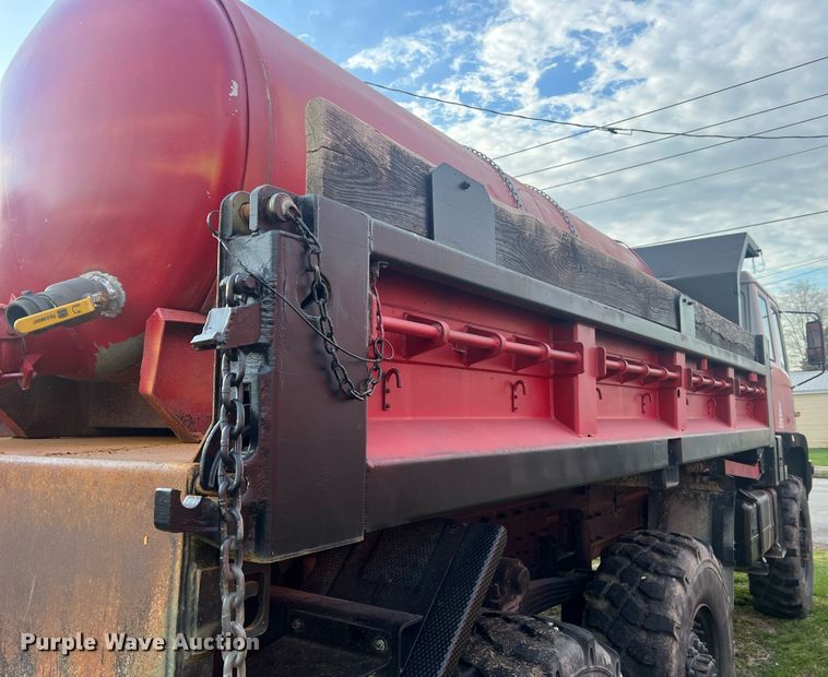 image for item LI9583 1999 Stewart & Stevenson MTV M-1090  dump truck