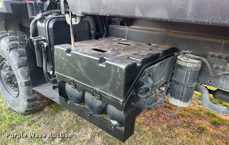 image for item LI9583 1999 Stewart & Stevenson MTV M-1090  dump truck