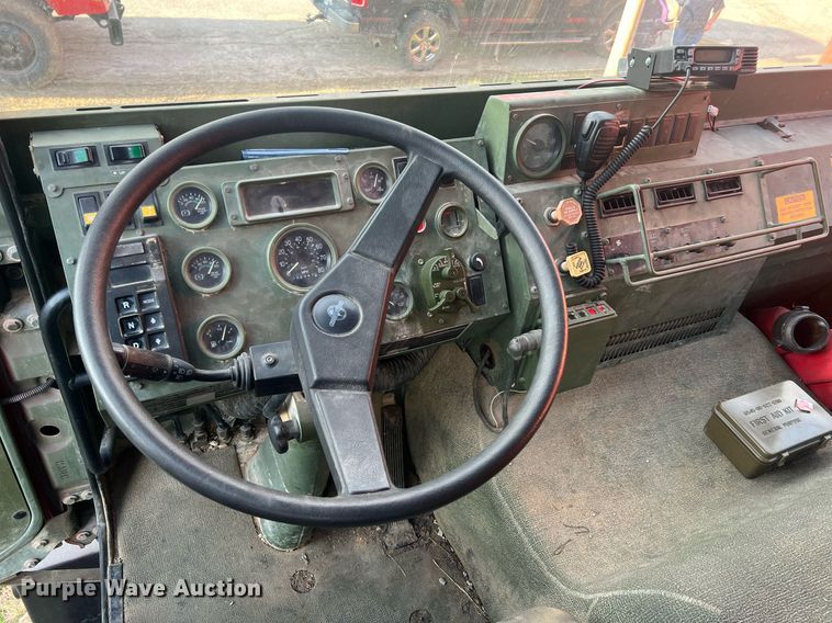 image for item LI9583 1999 Stewart & Stevenson MTV M-1090  dump truck